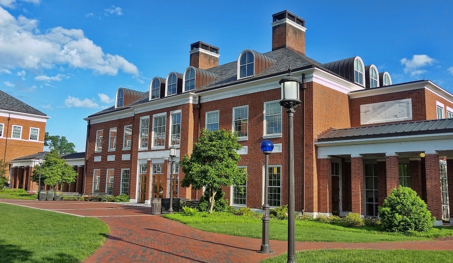 Johns Hopkins University pairs safety officers with mental health clinicians
