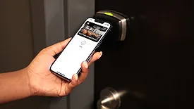 (Credit_ Hyatt) Hyatt room key in Apple Wallet_03.jpg
