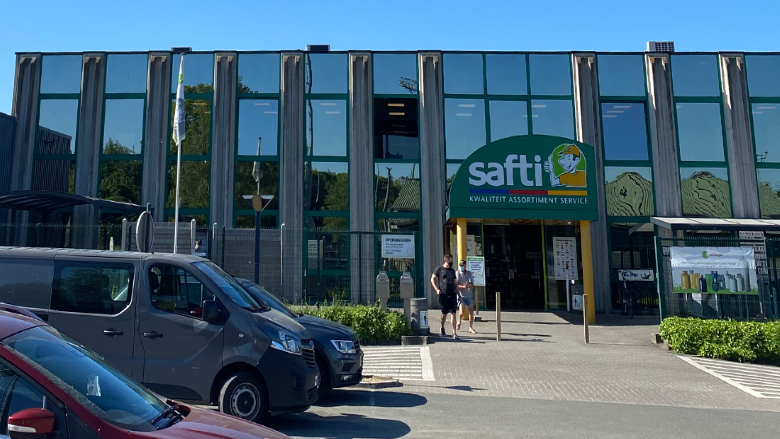Safti Belgium store entrance