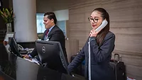 receptionists-gb932b076a_1920.jpg hotel staff