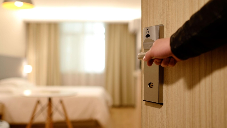 3 ways to implement weapons detection technology for better hotel security