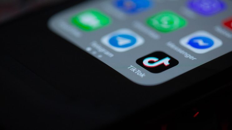 Montana Governor signs bill banning TikTok - Vimarsana News