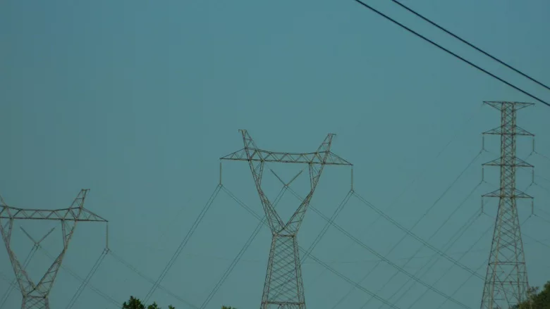 Power lines connecting tall towers