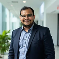 Agrawal headshot