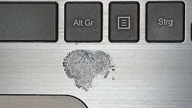 Computer with fingerprint 