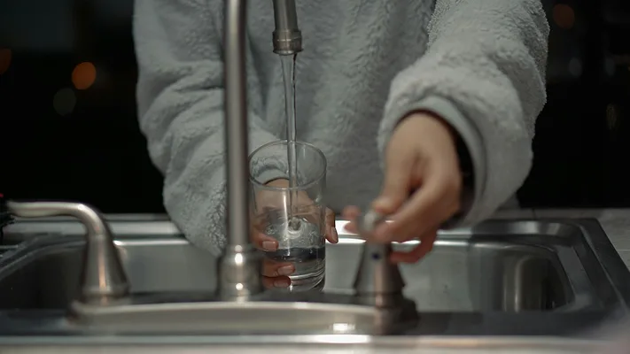 Water from a faucet 