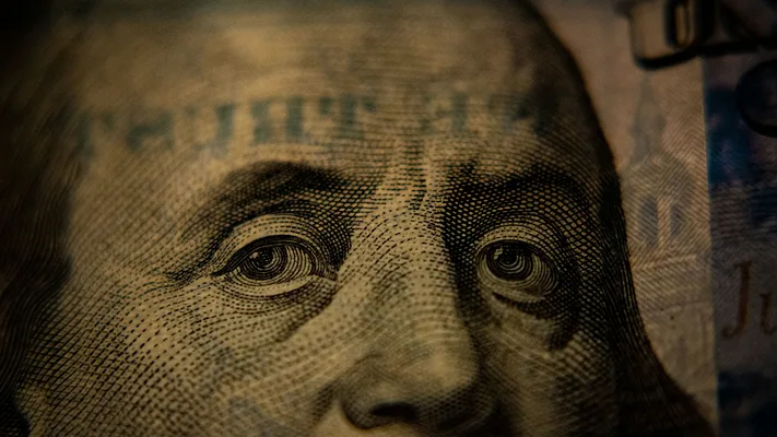 100 dollar bill up close 