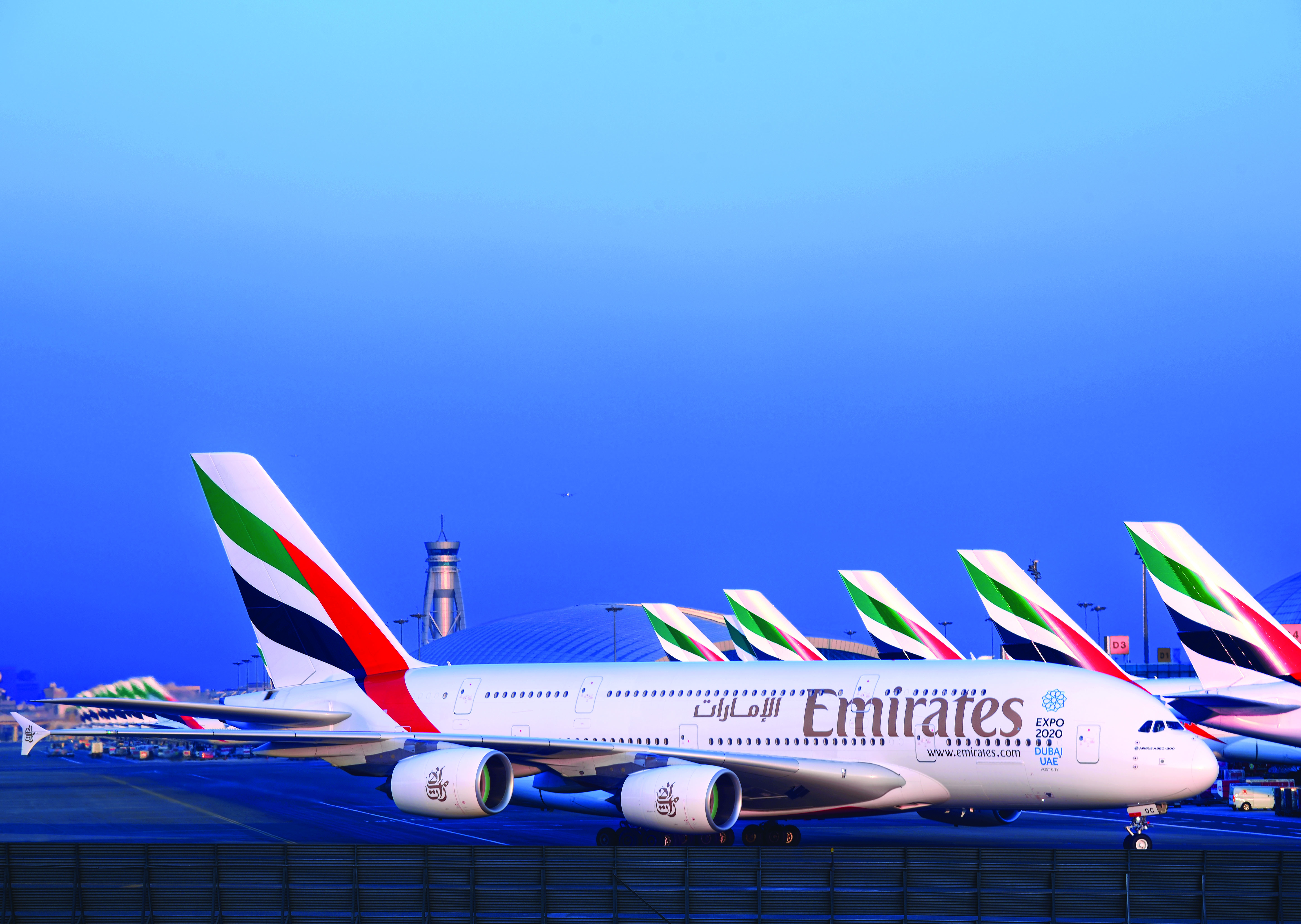 Сайт эмирейтс. Самолет Дубай Эмирейтс. А 330neo Emirates. Fly Dubai a380. Эмирейтс а380 ливреи.