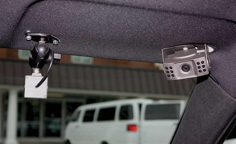 Видео скрытой камеры в машине