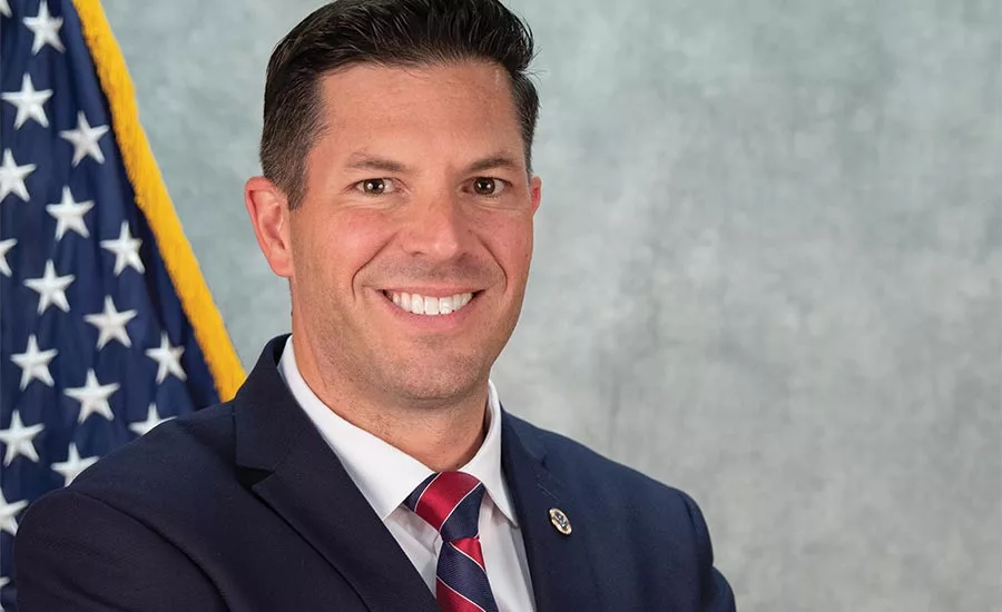 SEC1019-Cover-Feat-slide1_900px