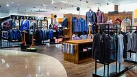 SEC-1122-News2-Feat-Slide Retail store