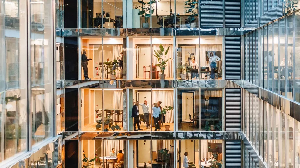 many floors of people